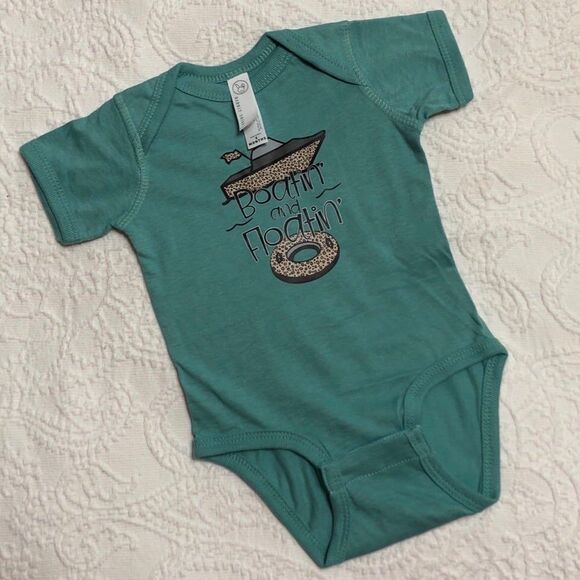 NEW!! Onesie Baby Girls Size 6 Months Rabbit Skins Boatin and Floatin - Picture 1 of 5
